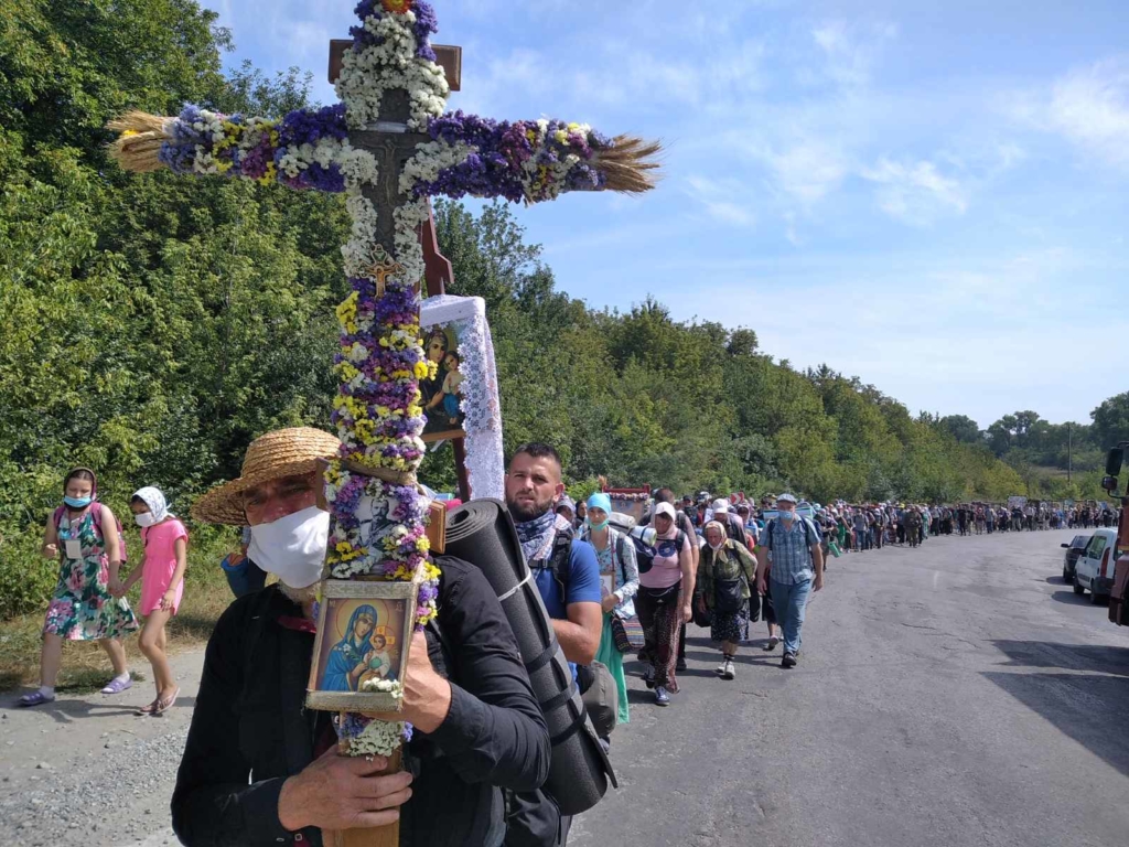 Krestnyj Hod K Pochaevskoj Lavre Serafimo Sergievskij Hram G Sumy